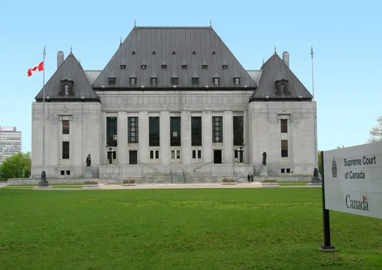 Fotolia_701557_supreme-court-of-canada-building_M-e1479412755788